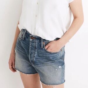 Madewell The Dadjean Short in Castlewood Wash: Distressed Edition